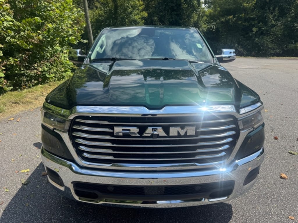 New 2026 Ram 1500 Laramie Crew Hemi 4WD Pickup