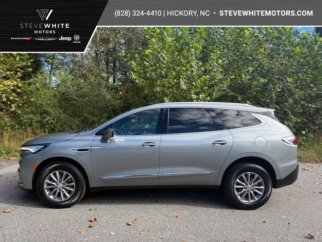 2024 Buick Enclave Essence's photo