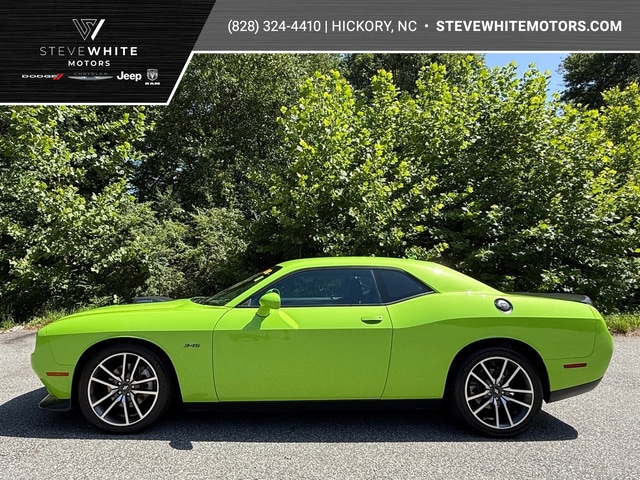 2023 Dodge Challenger R/T's photo