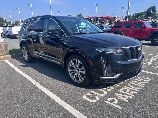 2024 Cadillac XT6 Premium Luxury photo 2