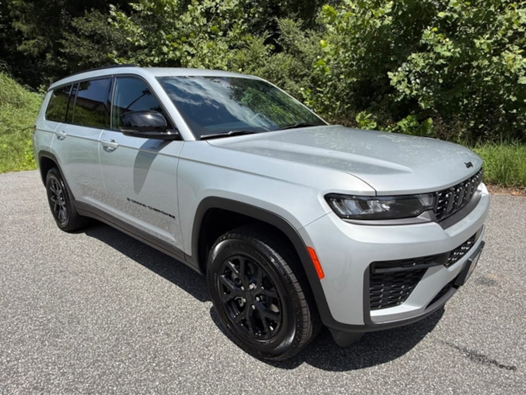 New 2026 Jeep Grand Cherokee L Laredo Altitude Sport Utility