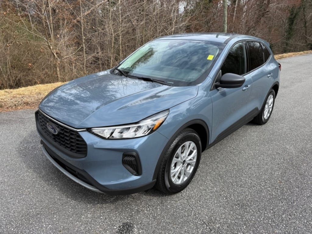 Used 2025 Ford Escape Active 2WD SUV