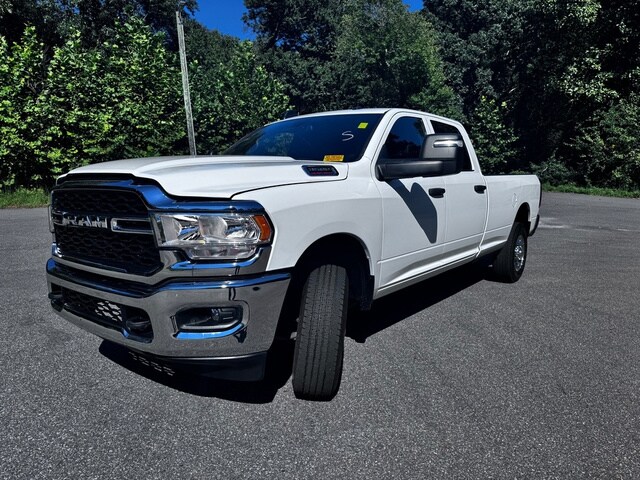 2024 Ram 3500 Tradesman photo 2