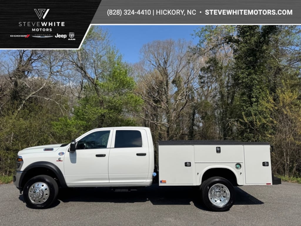 New 2026 Ram 4500 Chassis Cab Tradesman Crew 4WD 60 CA Cummins Pickup