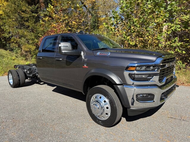 2026 Ram 5500 Tradesman photo 3