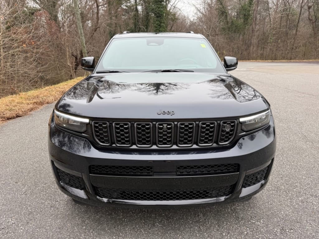 Used 2023 Jeep Grand Cherokee Summit SUV