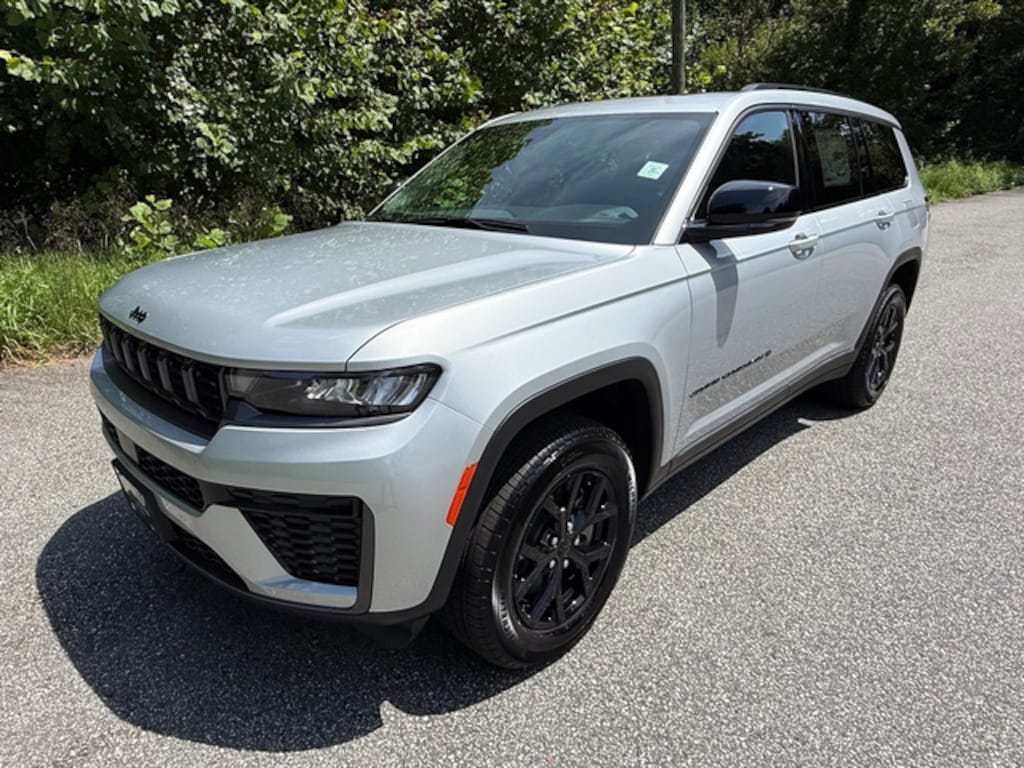 New 2026 Jeep Grand Cherokee L Laredo Altitude Sport Utility