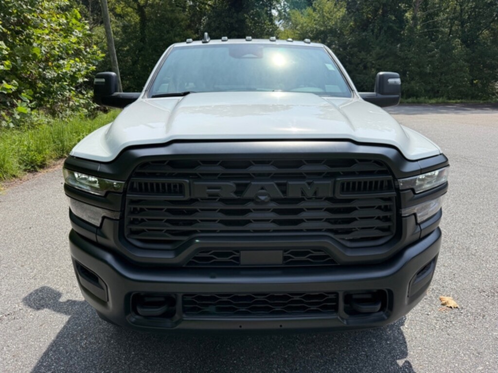 New 2026 Ram 3500 Chassis TRADESMAN REGULAR 4X4 84' CA Pickup