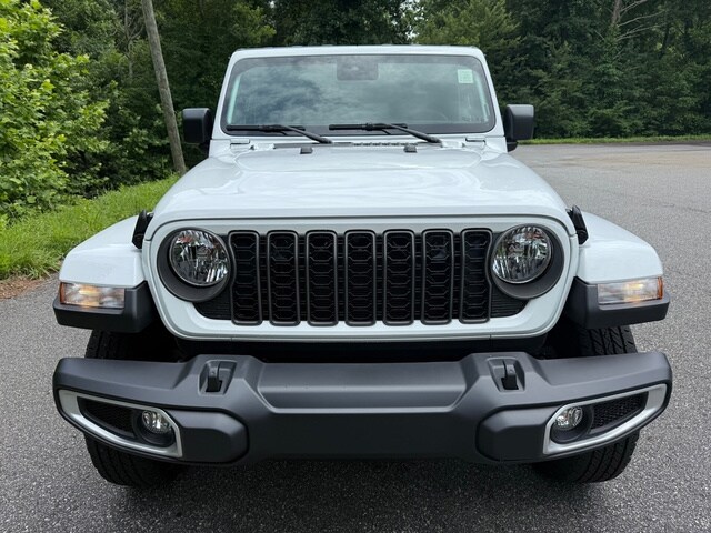 2025 Jeep Gladiator Sport S photo 3