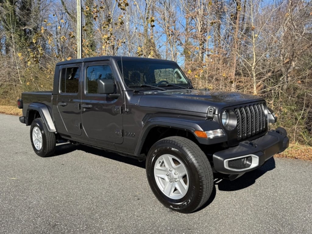 Used 2022 Jeep Gladiator Sport S Truck Crew Cab