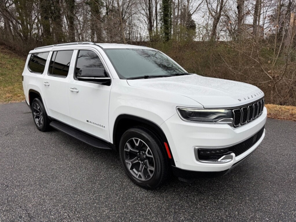 Used 2023 Jeep Wagoneer L Series III 4WD SUV