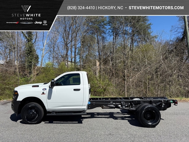 2026 RAM 3500 Tradesman 4X4 Regular Cab LWB DRW's photo