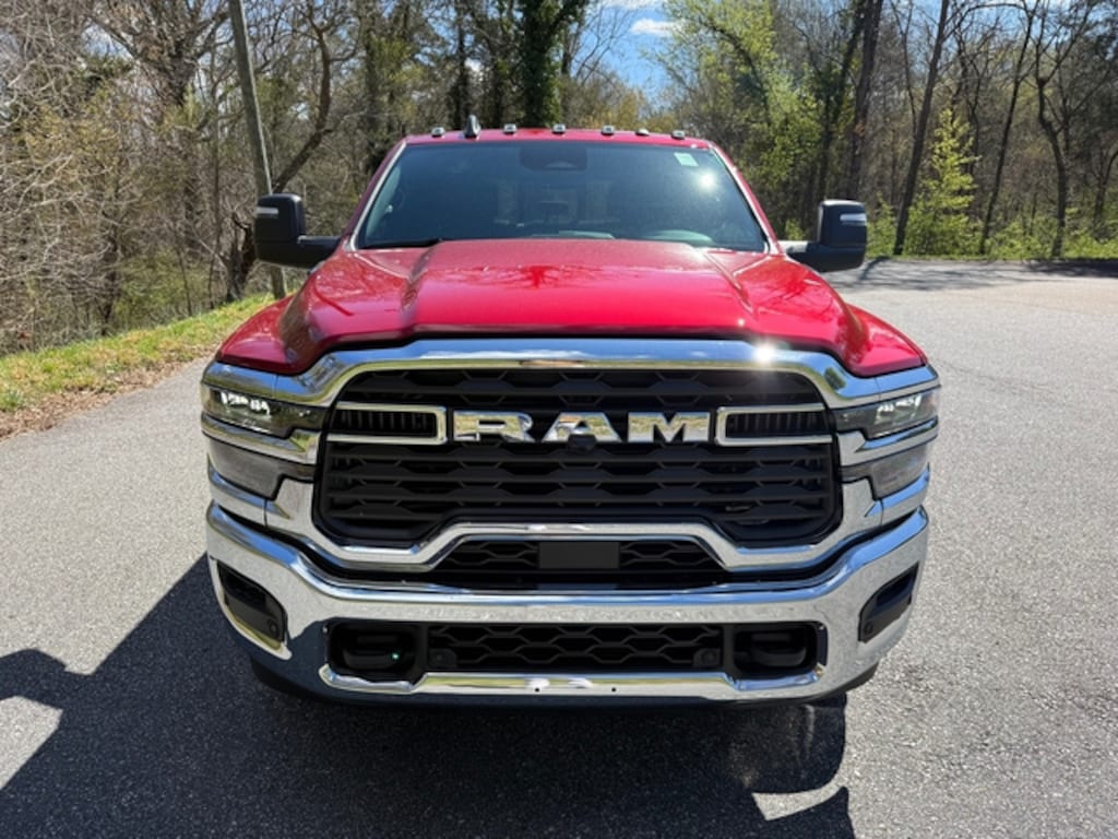 New 2026 Ram 3500 Tradesman Crew 4WD Cummins DRW Pickup