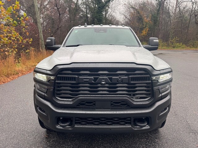 2026 Ram 5500 Tradesman photo 3