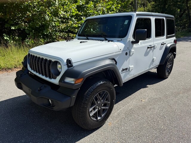 2025 Jeep Wrangler Sport S photo 2