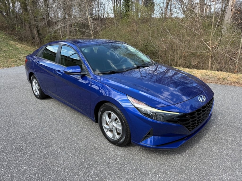 Used 2021 Hyundai Elantra SE Sedan