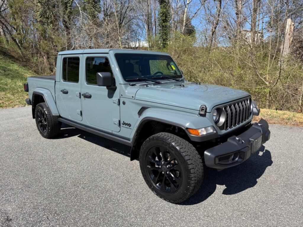Used 2024 Jeep Gladiator Nighthawk Body Color Hard Top Truck Crew Cab