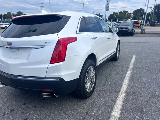 2018 Cadillac XT5 Luxury photo 2