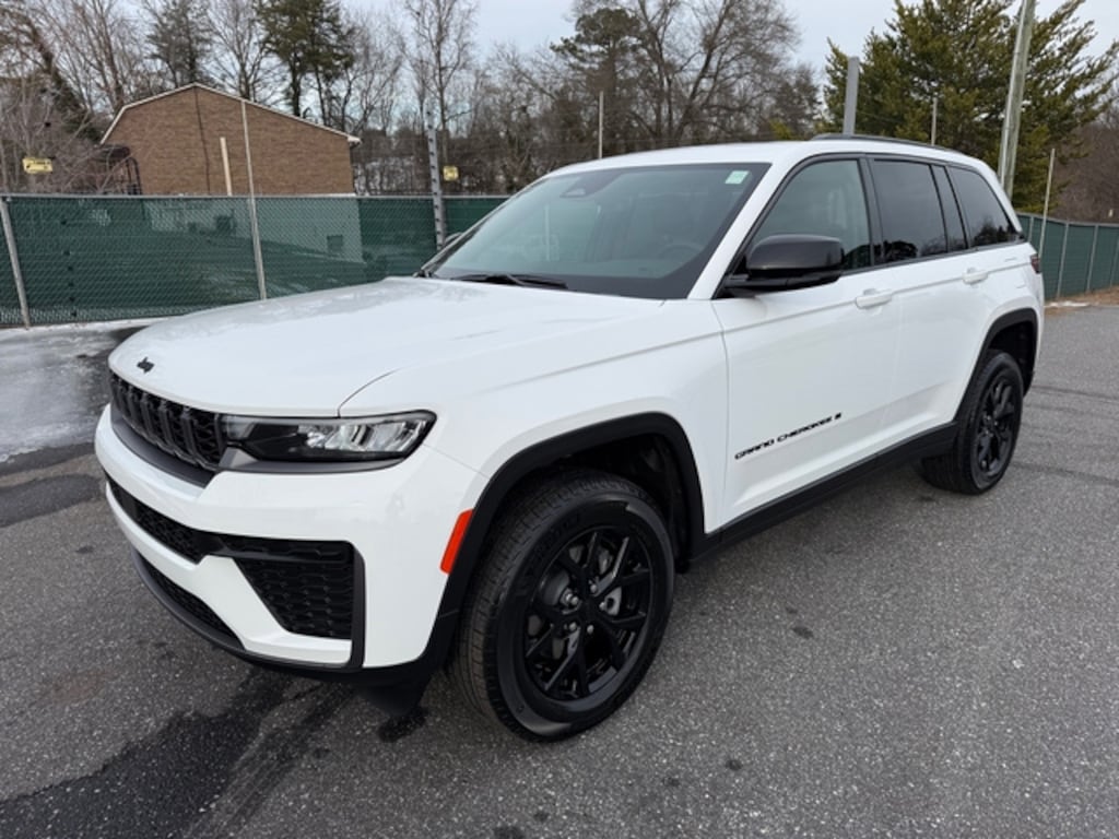 New 2026 Jeep Grand Cherokee Laredo Altitude 4WD Sport Utility
