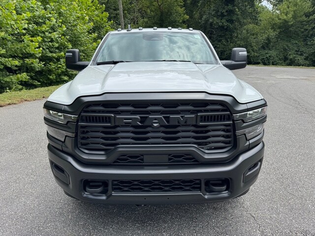 2025 Ram 3500 Tradesman photo 2