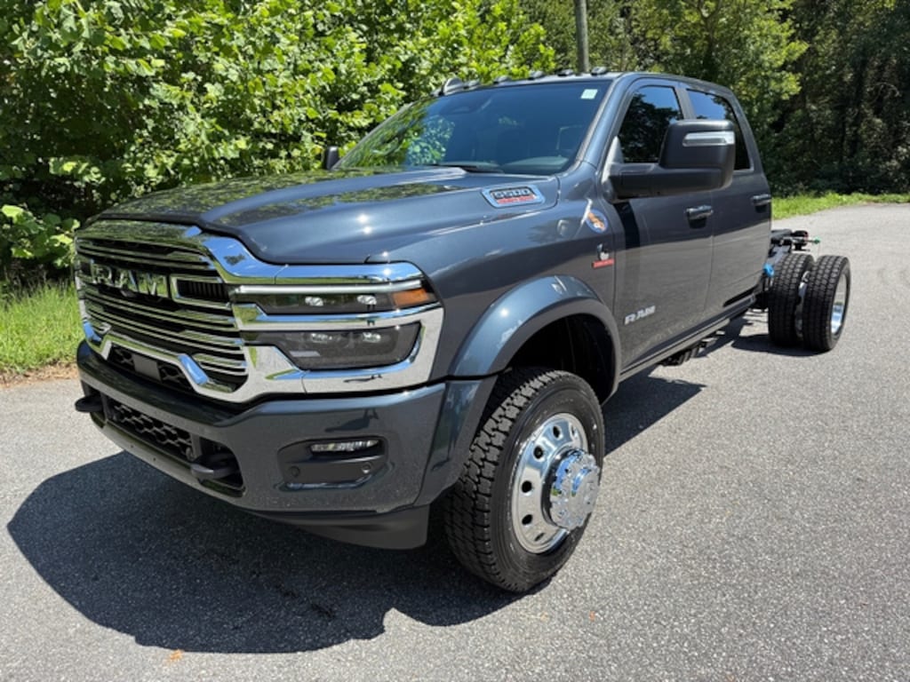 New 2026 Ram 5500 Chassis Cab Big Horn/Laramie Crew 4WD 60 CA Cummins Pickup