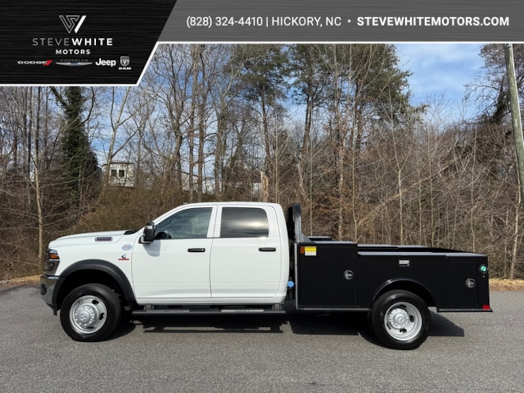New 2026 Ram 4500 Chassis Cab Tradesman Crew 4WD Cummins 9 Combo Bed Pickup