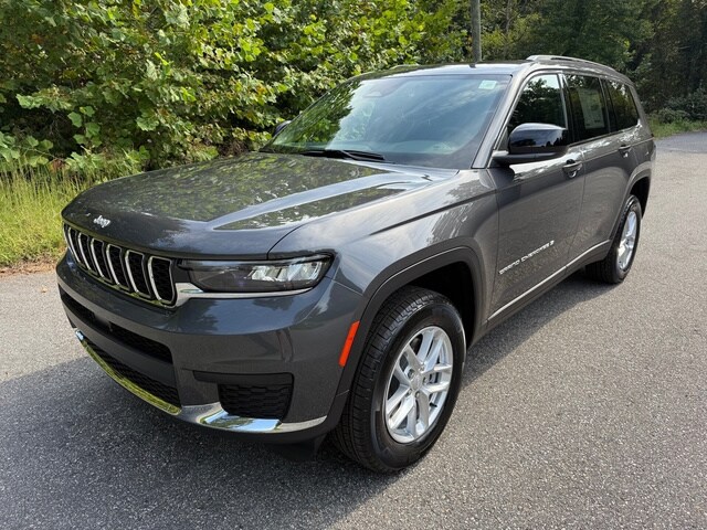 2025 Jeep Grand Cherokee Laredo X photo 2