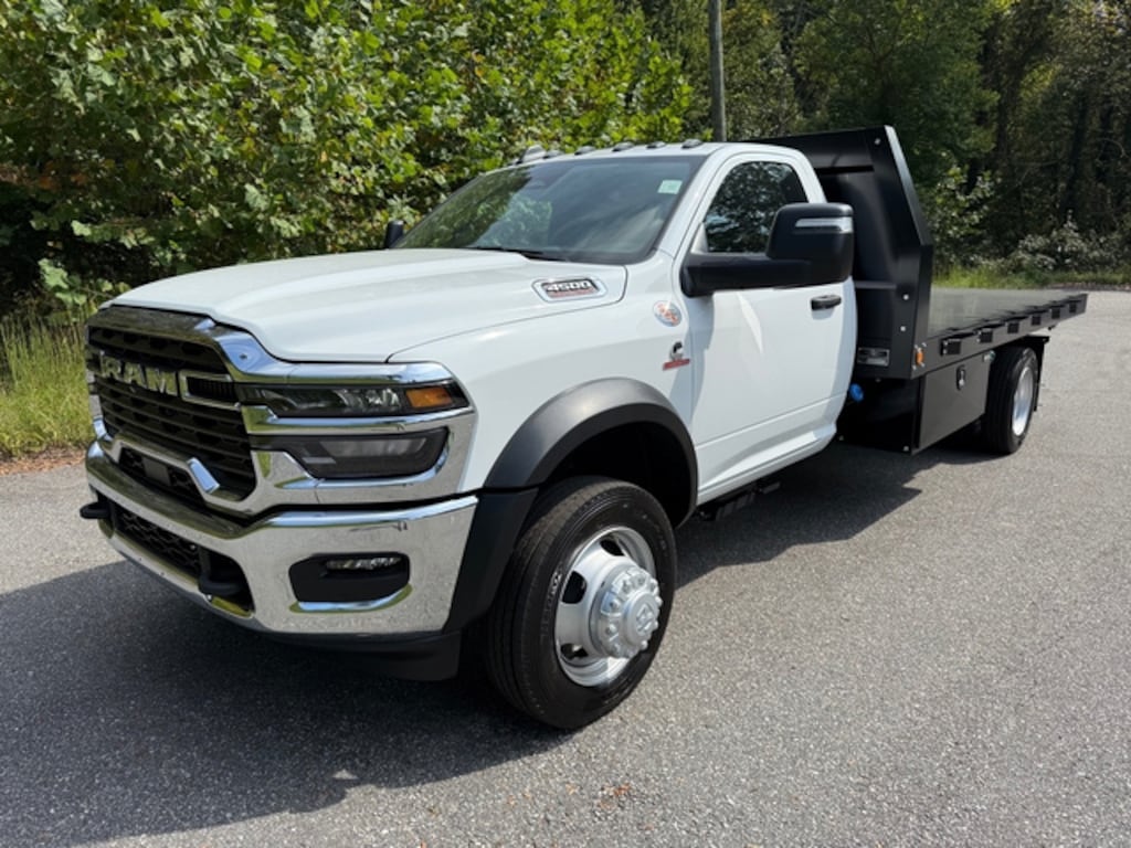 New 2025 Ram 4500 Chassis Cab Tradesman R/C 2WD Cummins 14 Flatbed Pickup