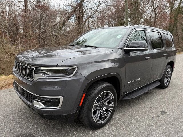 2025 Jeep Wagoneer Base photo 2