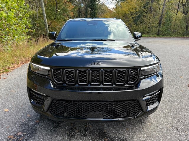 2025 Jeep Grand Cherokee Summit Reserve photo 3