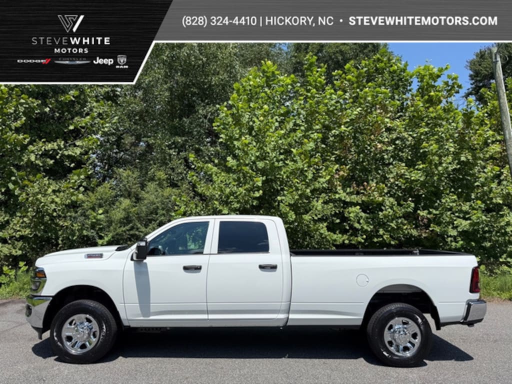 New 2026 Ram 2500 Tradesman Crew Hemi 4WD LWB Pickup