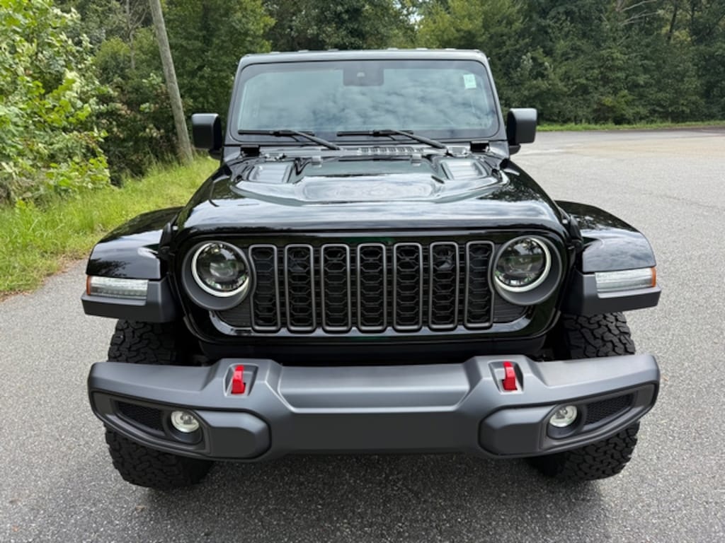 New 2025 Jeep Wrangler Rubicon 4 Door V6 Body Color Top Sport Utility