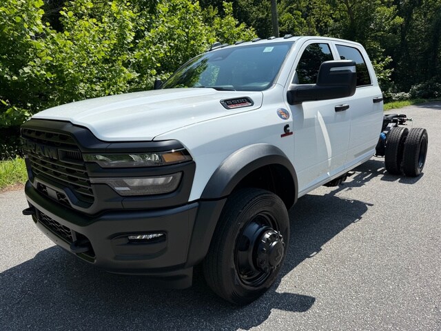 2025 Ram 5500 Tradesman photo 2