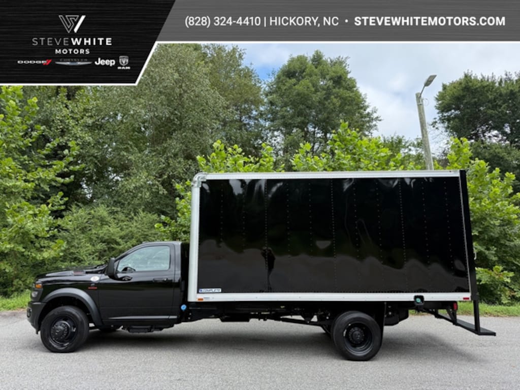 New 2025 Ram 5500 Chassis Cab Tradesman R/C 2WD Cummins 16 Dry Box Pickup