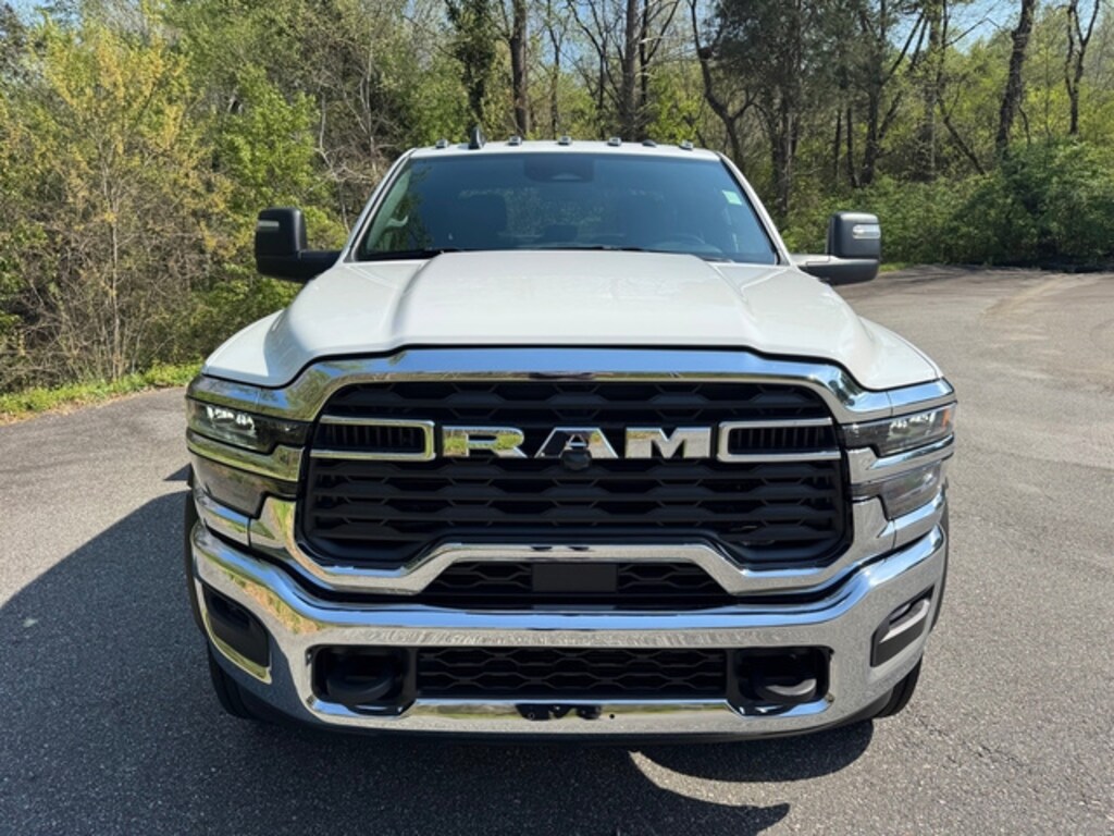 New 2026 Ram 4500 Chassis Cab Tradesman Crew 4WD 60 CA Cummins Pickup