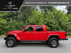New 2025 Jeep Gladiator MOJAVE 4X4 Pickup S18834 in Hickory, NC