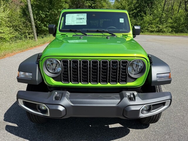 2025 Jeep Gladiator Sport S photo 3