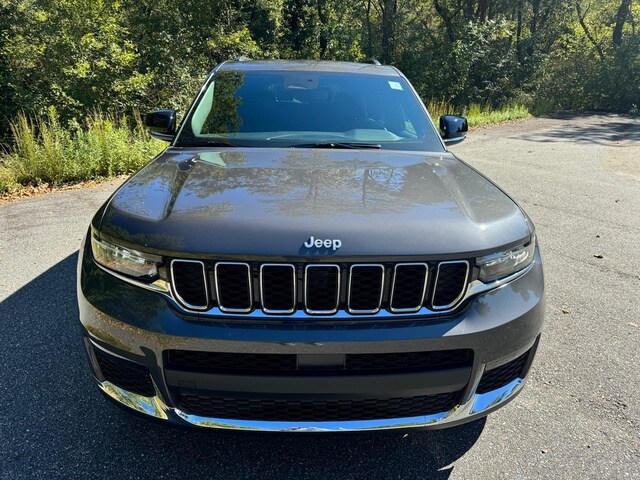 2025 Jeep Grand Cherokee L photo 3
