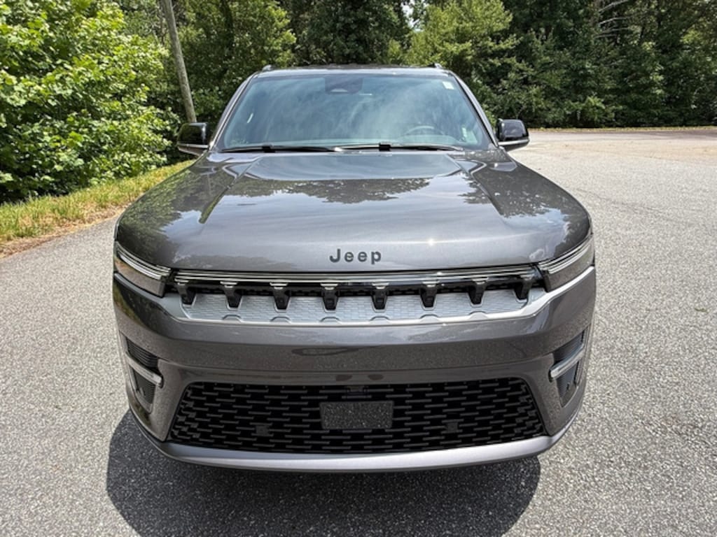 New 2026 Jeep Grand Wagoneer L 4WD Sport Utility