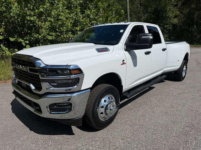 2026 Ram 3500 Tradesman photo 2