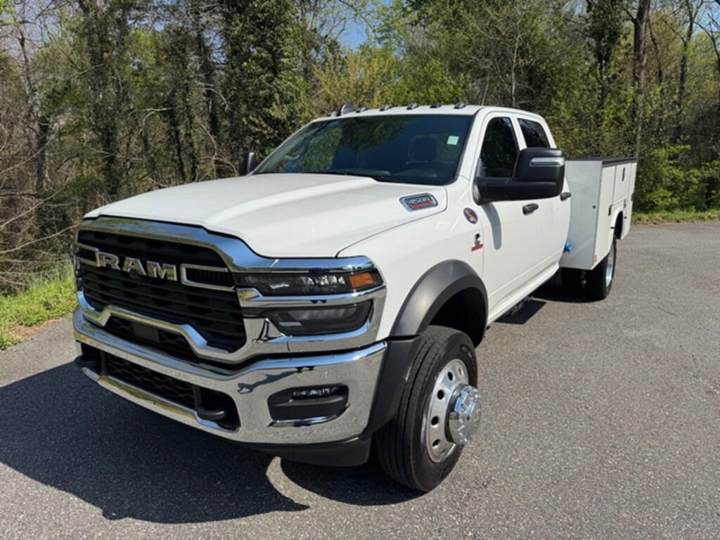New 2026 Ram 4500 Chassis Cab Tradesman Crew 4WD 60 CA Cummins Pickup