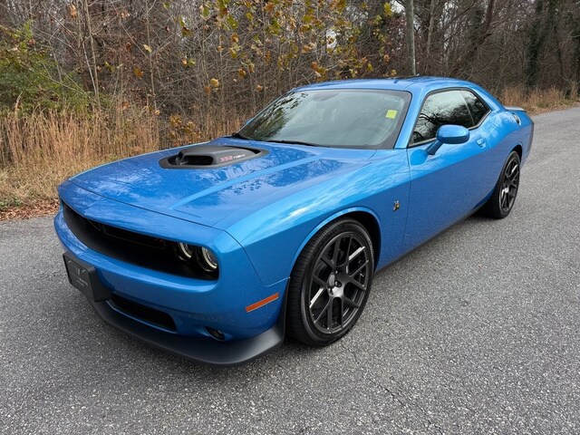 2016 Dodge Challenger 392 Scat Pack Shaker photo 2