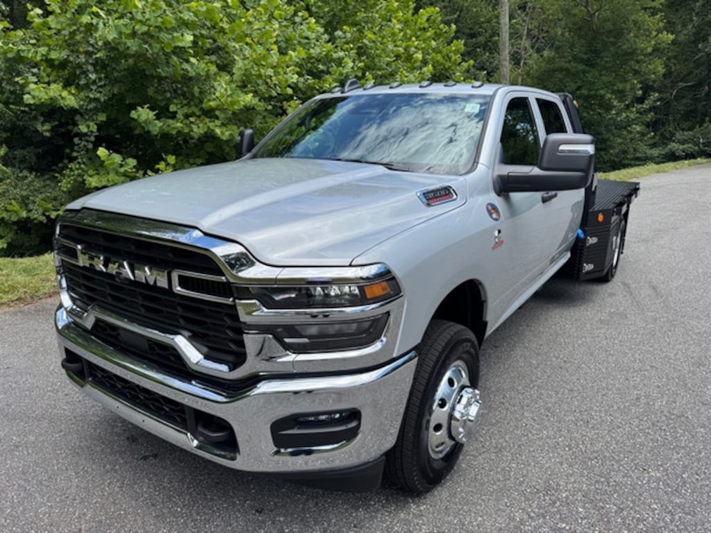 New 2025 Ram 3500 Chassis Cab Tradesman Crew 4WD Gooseneck Body Pickup