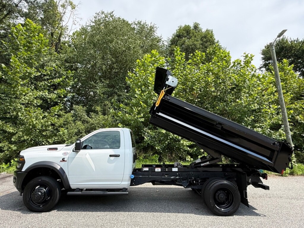 New 2026 Ram 5500 Chassis Cab Tradesman R/C 4WD 84 CA Cummins Pickup