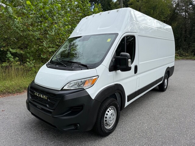 2024 Ram ProMaster 3500 Cargo Van photo 2