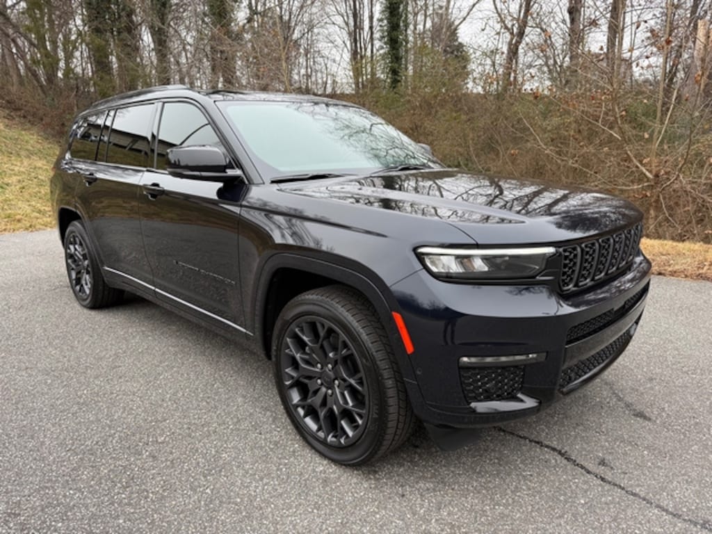 Used 2023 Jeep Grand Cherokee Summit SUV