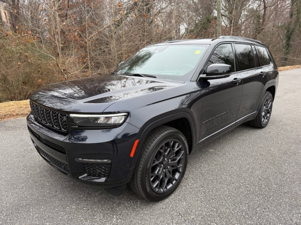 Used 2023 Jeep Grand Cherokee Summit SUV