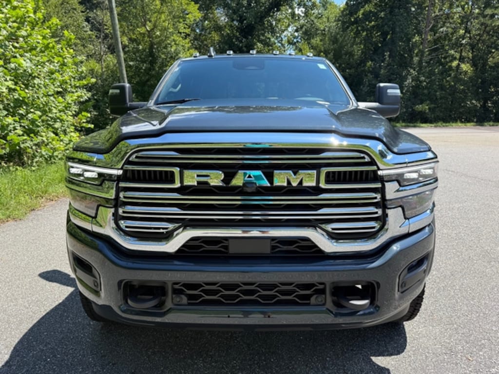 New 2026 Ram 5500 Chassis Cab Big Horn/Laramie Crew 4WD 60 CA Cummins Pickup