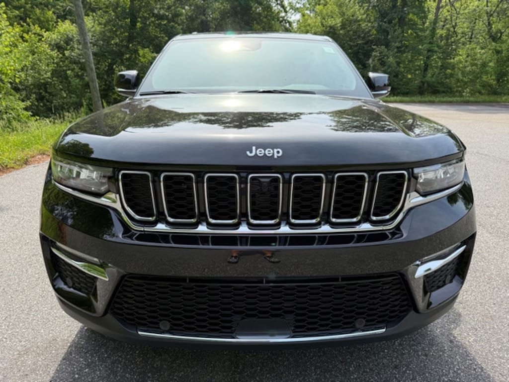 New 2025 Jeep Grand Cherokee Limited 4WD Luxury Tech II Sport Utility
