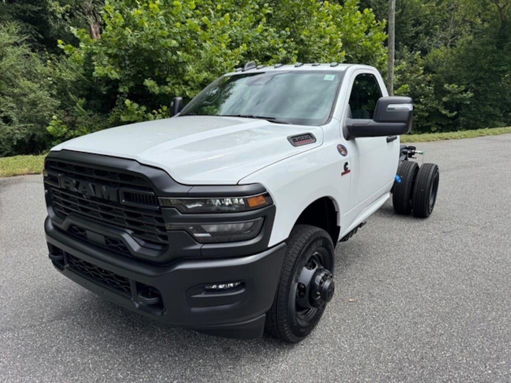 New 2025 Ram 3500 Chassis Cab Tradesman R/C 4WD 60CA Cummins Pickup